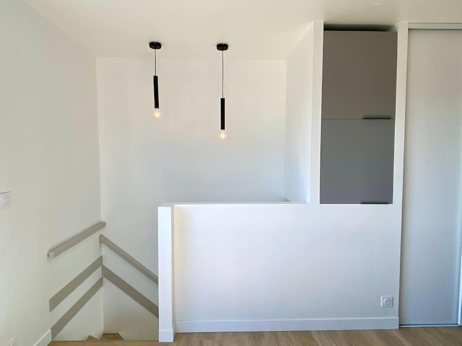 Appartement Magnifique T2 Neuf, Proche Gare, Parking Facile à Vannes Extérieur photo